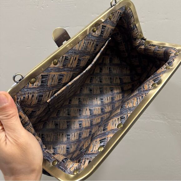 Black Premium Woven Cowhide Retro Metal Frame & Push Lock Handbag, Crossbody - Picture 15 of 16